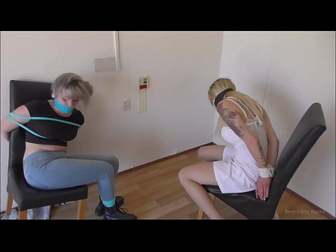 ❤️ Asılı / bağlanmış və ağzı bağlanmış / çətinlik içində olan qız ️❌ Porno bizdə ❤